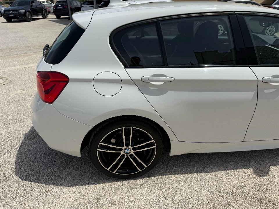 BMW 116 i M SPORT Benzina