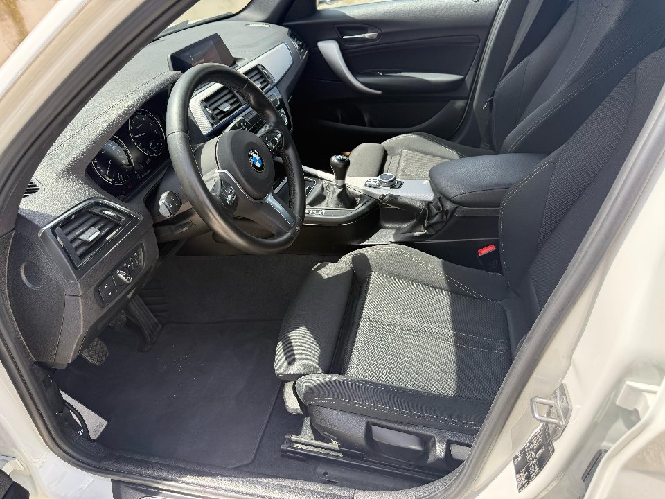 BMW 116 i M SPORT Benzina