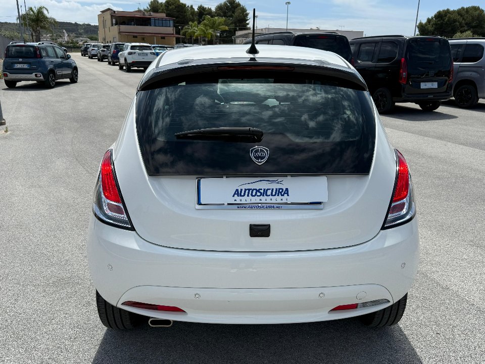 Lancia Ypsilon 1.0 FIREFLY 70 CV HYBRID PLATINO 2800 KM!!! Elettrica / Benzina