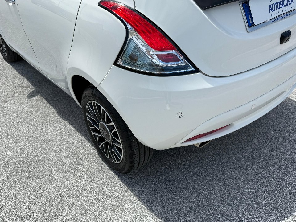 Lancia Ypsilon 1.0 FIREFLY 70 CV HYBRID PLATINO 2800 KM!!! Elettrica / Benzina