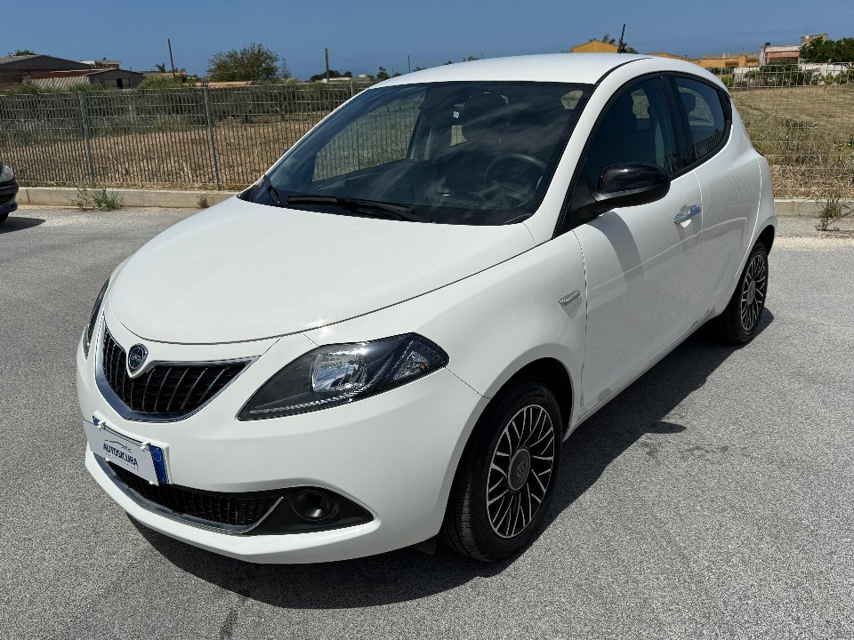 Lancia Ypsilon 1.0 FIREFLY 70 CV HYBRID PLATINO 2800 KM!!! Elettrica / Benzina