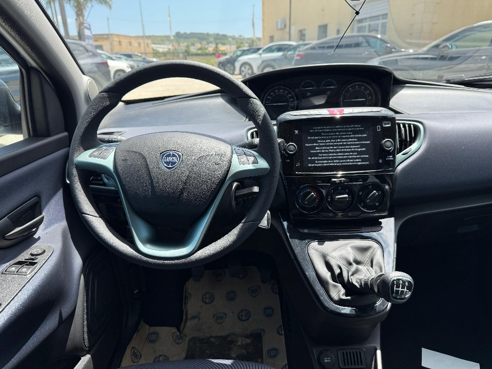 Lancia Ypsilon 1.0 FIREFLY 70 CV HYBRID GOLD KM0 Elettrica / Benzina