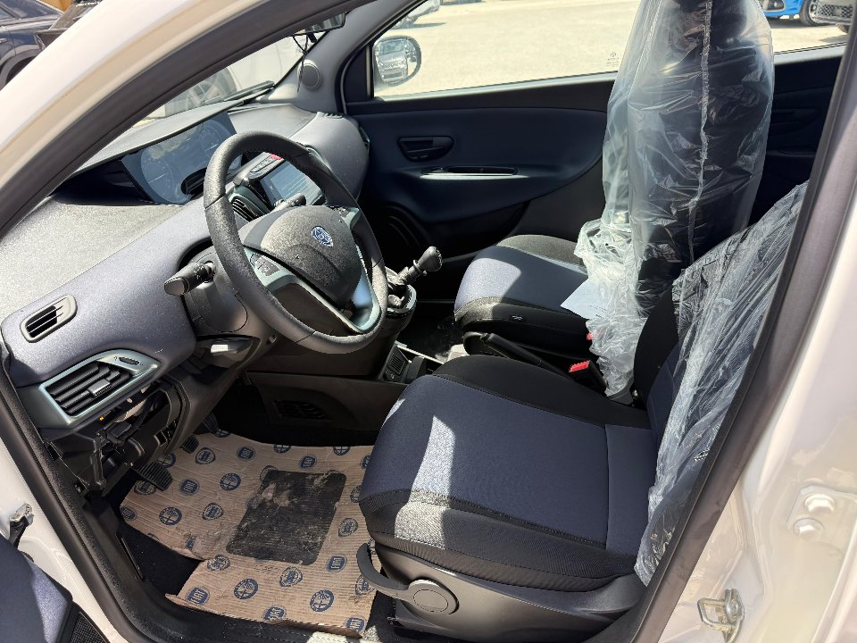 Lancia Ypsilon 1.0 FIREFLY 70 CV HYBRID GOLD KM0 Elettrica / Benzina