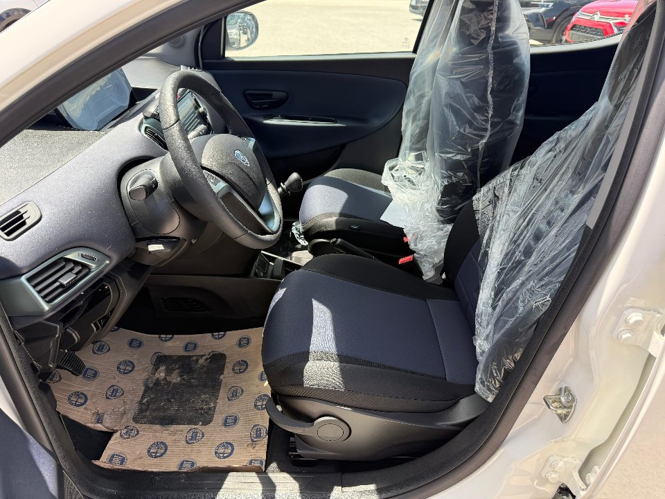 Lancia Ypsilon 1.0 FIREFLY 70 CV HYBRID GOLD KM0 Elettrica / Benzina