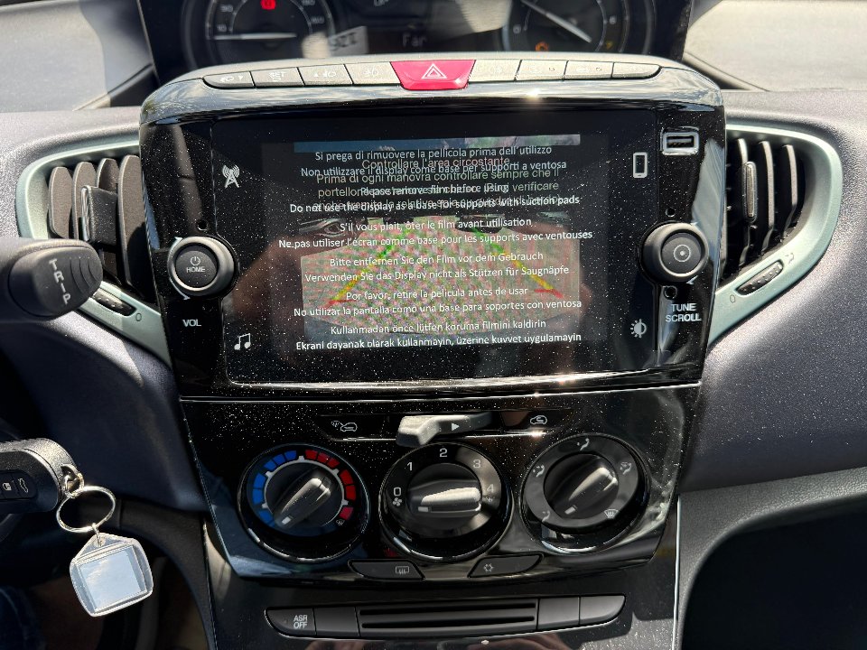 Lancia Ypsilon 1.0 FIREFLY 70 CV HYBRID GOLD KM0 Elettrica / Benzina