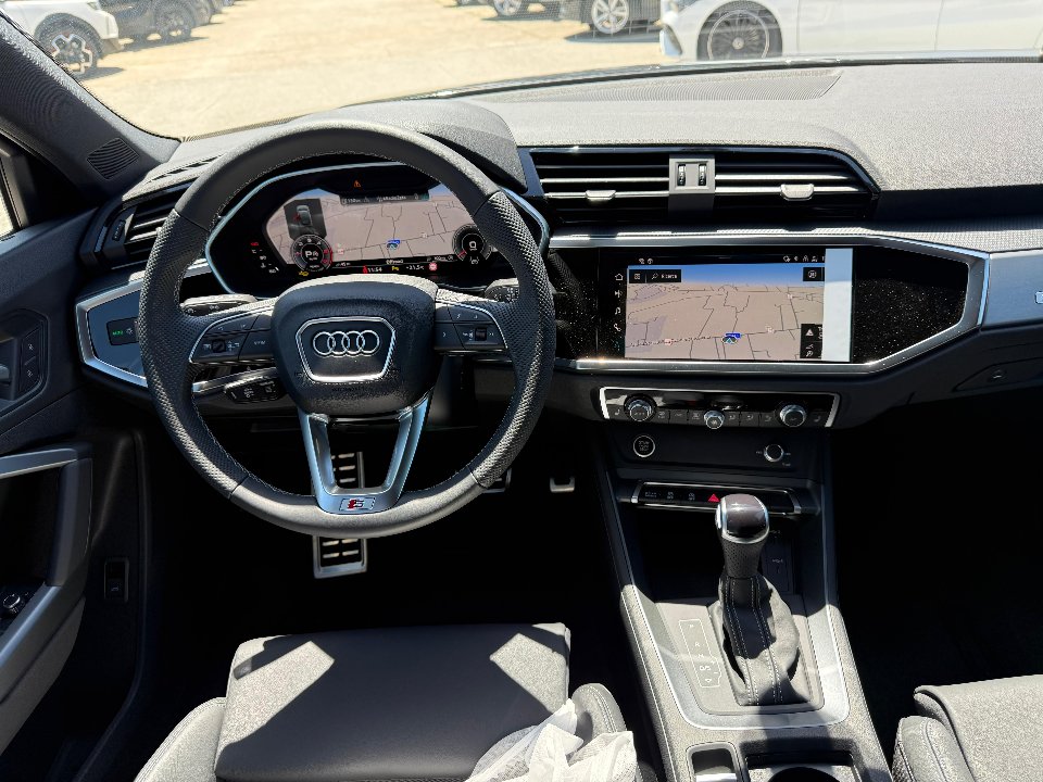 Audi Q3 35 SPB 2.0 TDI 150CV S TRONIC IDENTITY BLACK KM0 Diesel
