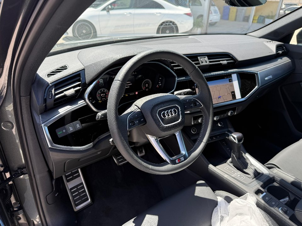 Audi Q3 35 SPB 2.0 TDI 150CV S TRONIC IDENTITY BLACK KM0 Diesel