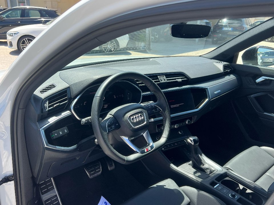 Audi Q3 35 SPB 2.0 TDI 150CV S TRONIC IDENTITY BLACK Diesel