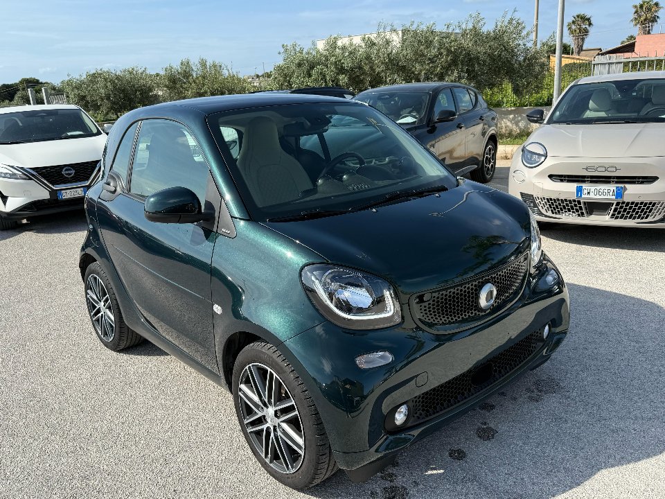 Smart Fortwo 0.9 TURBO 90 CV TWINAMIC BRITISCH GREEN Benzina