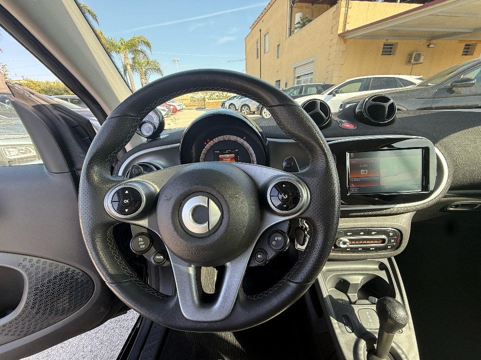 Smart Fortwo 0.9 TURBO 90 CV TWINAMIC BRITISCH GREEN Benzina