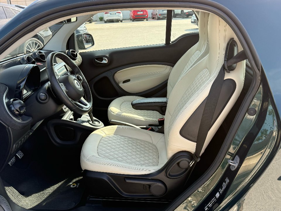 Smart Fortwo 0.9 TURBO 90 CV TWINAMIC BRITISCH GREEN Benzina
