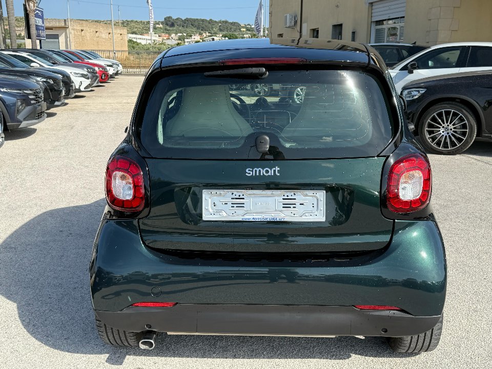 Smart Fortwo 0.9 TURBO 90 CV TWINAMIC BRITISCH GREEN Benzina