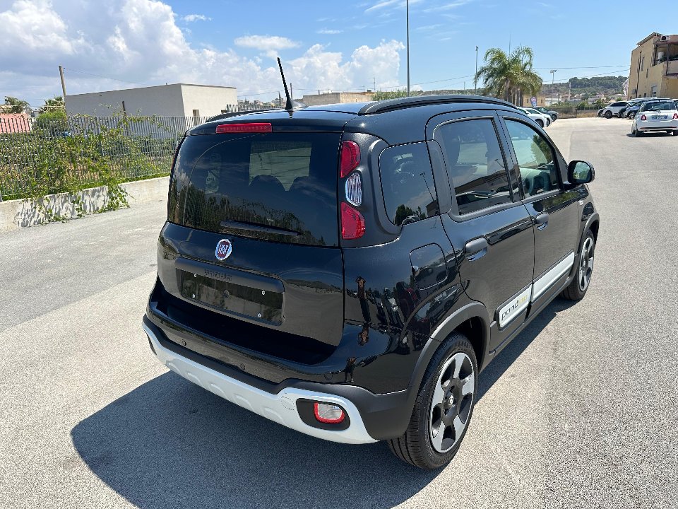 Fiat New Panda PANDINA 1.0 HYBRID S&S 70 CV CROSS KM0 MY25 Elettrica / Benzina