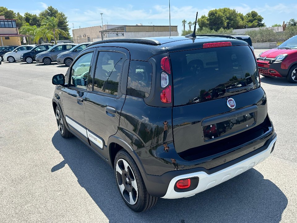 Fiat New Panda PANDINA 1.0 HYBRID S&S 70 CV CROSS KM0 MY25 Elettrica / Benzina