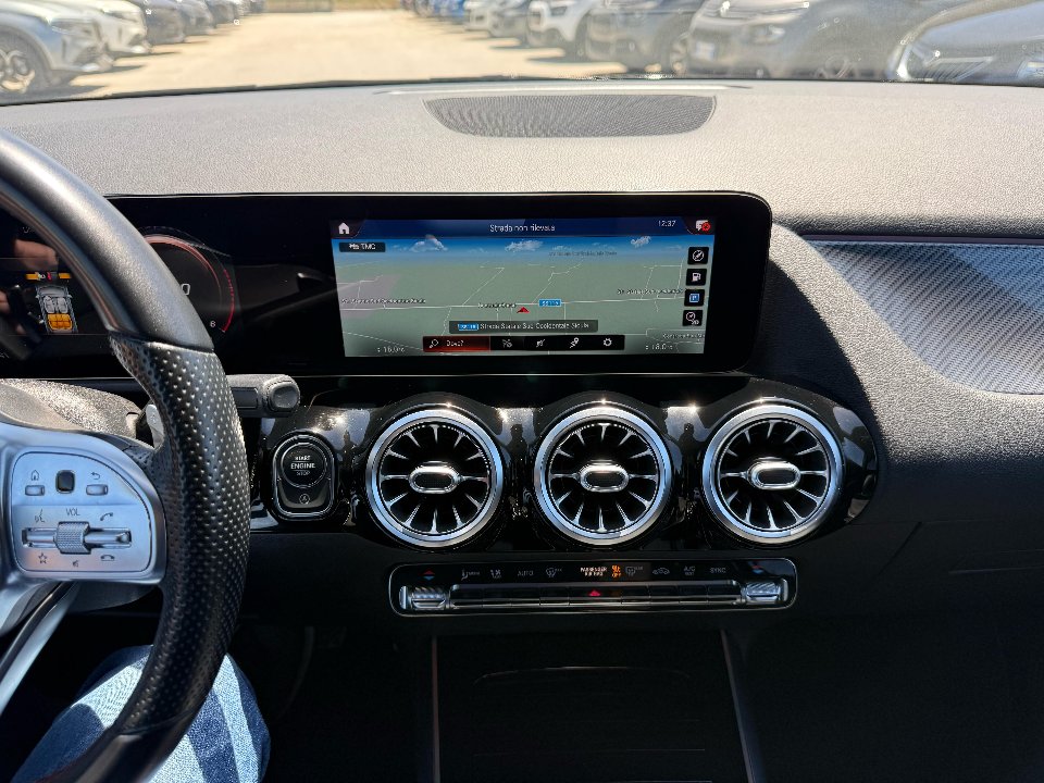Mercedes-Benz GLA 200 d 150 CV PREMIUM AMG AUTOMATIC Diesel