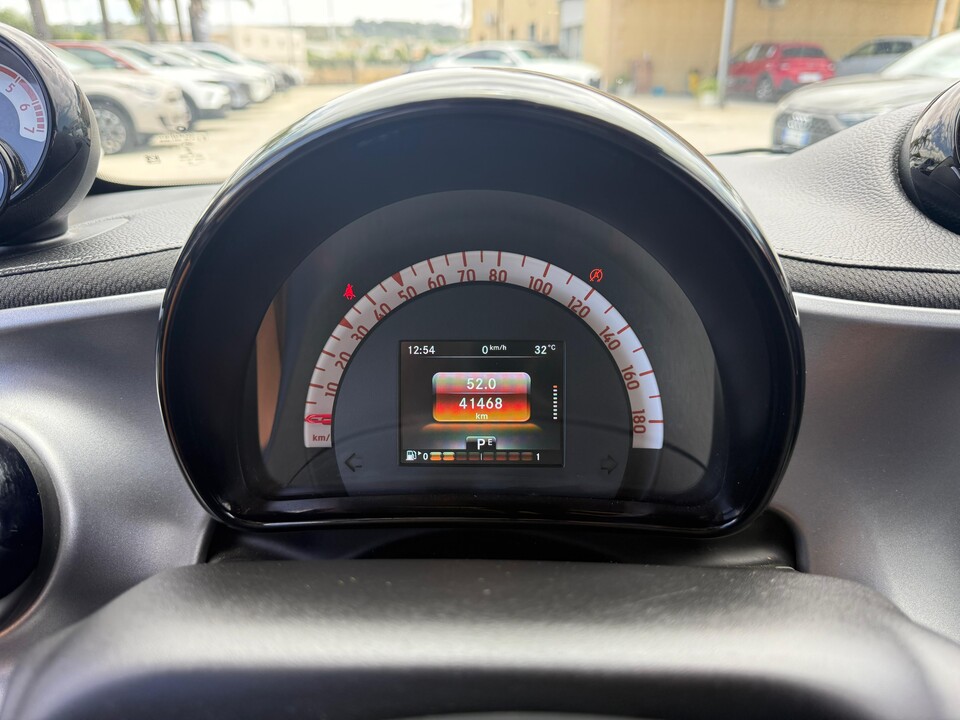 Smart Fortwo 0.9 TURBO 90 CV TWINAMIC PACK BRABUS STYLE Benzina