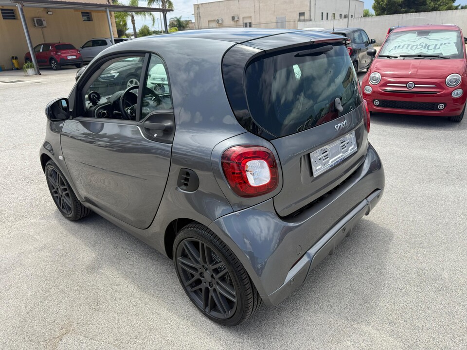 Smart Fortwo 0.9 TURBO 90 CV TWINAMIC PACK BRABUS STYLE Benzina