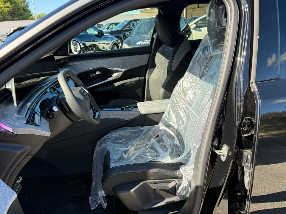 Peugeot 3008 GT | Hybrid - Automatico - 145 CV e-DCS6  + TETTO Elettrica / Benzina
