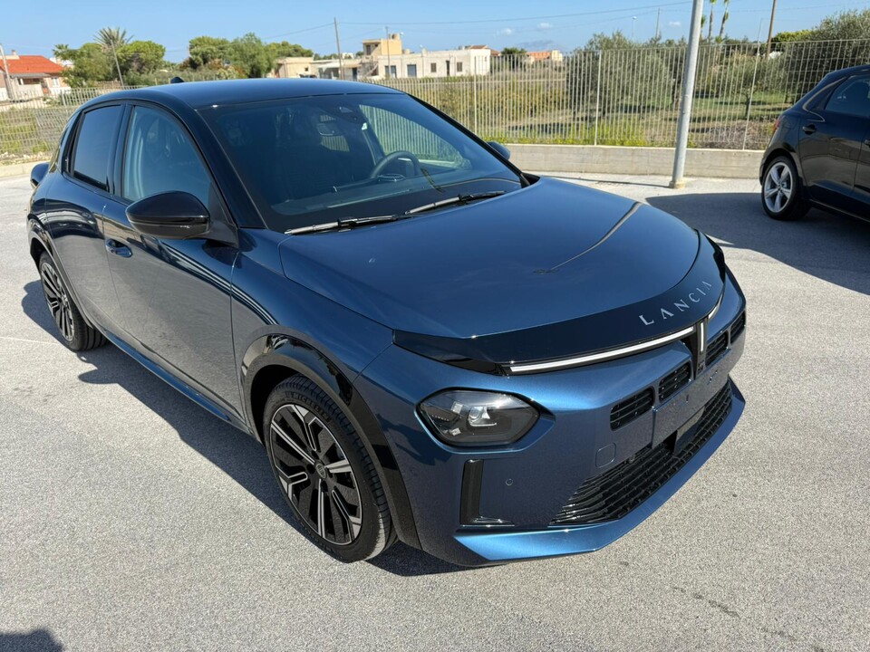 Lancia Ypsilon 1.2 HYBRID 110 CV LX AUTO KM0 Elettrica / Benzina