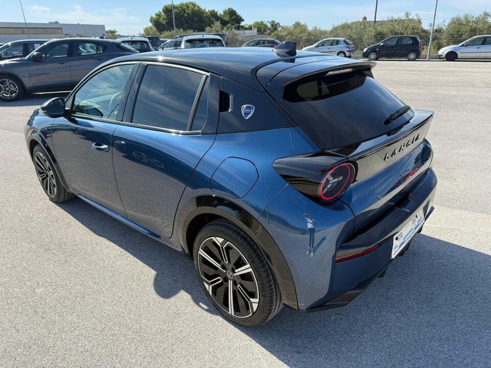 Lancia Ypsilon 1.2 HYBRID 110 CV LX AUTO KM0 Elettrica / Benzina