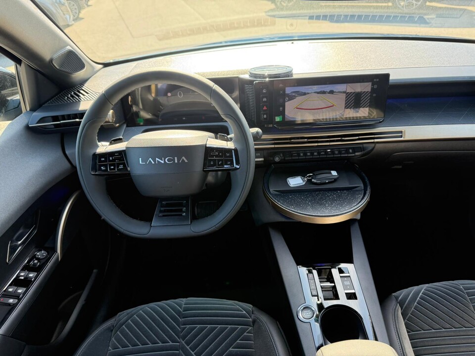 Lancia Ypsilon 1.2 HYBRID 110 CV LX AUTO KM0 Elettrica / Benzina