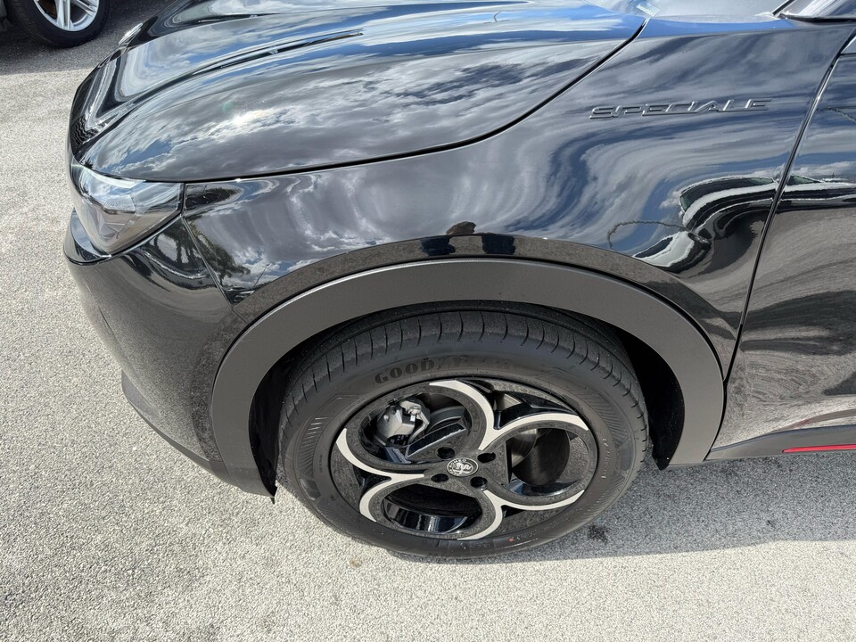 Alfa Romeo Junior 1.2 HYBRID 145 CV EDCT6 SPECIALE MY25 + TETTO Elettrica / Benzina