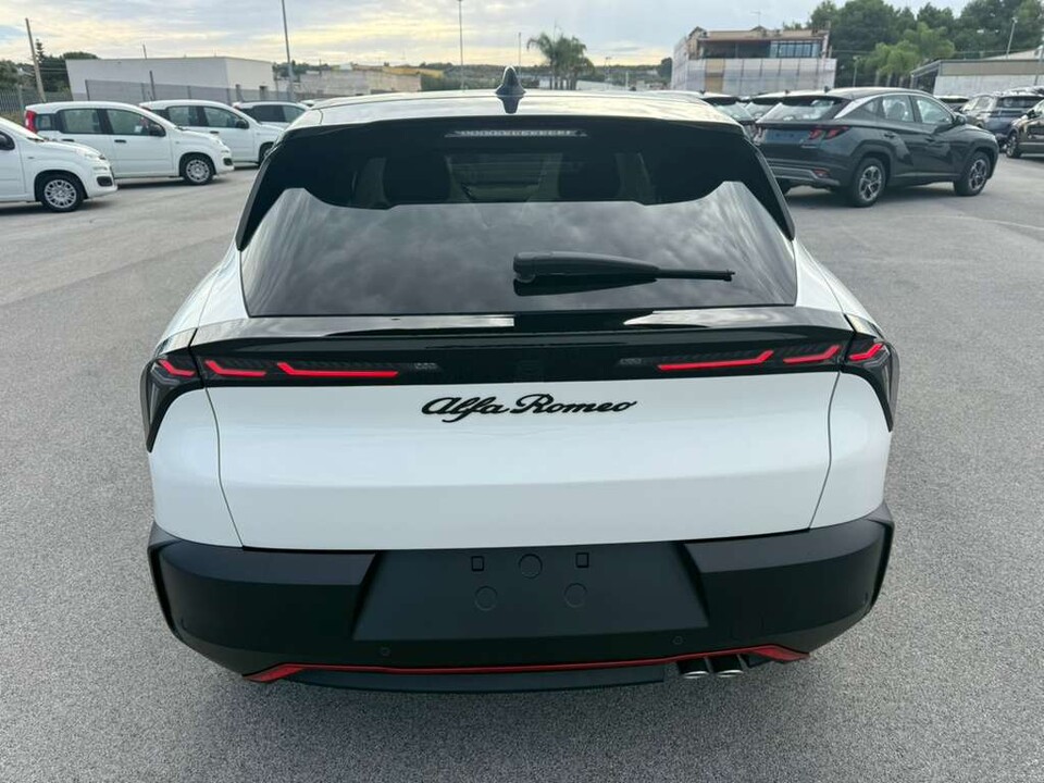 Alfa Romeo Junior 1.2 HYBRID 145 CV EDCT6 SPECIALE MY25 B-COLOR Elettrica / Benzina