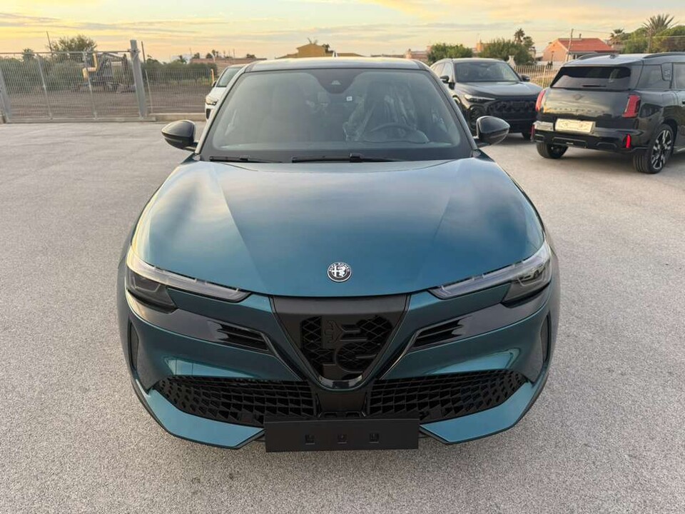 Alfa Romeo Junior 1.2 HYBRID 145 CV EDCT6 SPECIALE MY25 B-COLOR Elettrica / Benzina