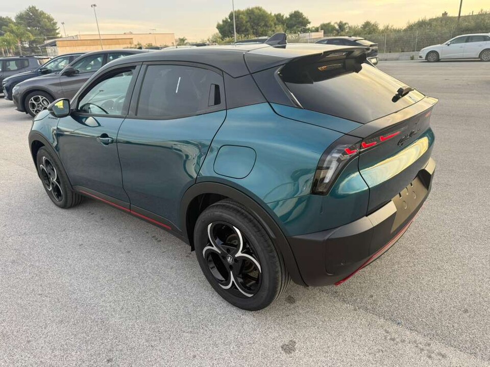 Alfa Romeo Junior 1.2 HYBRID 145 CV EDCT6 SPECIALE MY25 B-COLOR Elettrica / Benzina