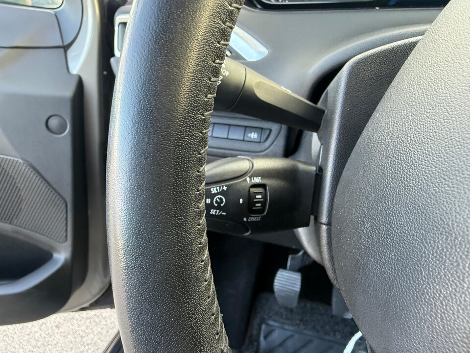 Peugeot 208 1.2 PURETECH 83 CV S&S ALLURE Benzina