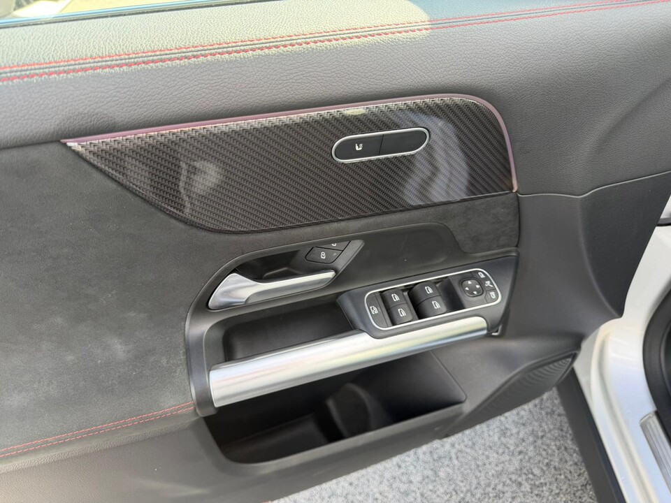 Mercedes-Benz GLA 200 d 150 CV AMG LINE NIGHT EDITION AUTOMATIC +TETTO Diesel