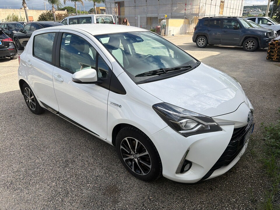 Toyota Yaris 5p 1.5 hybrid Active Plus Elettrica / Benzina