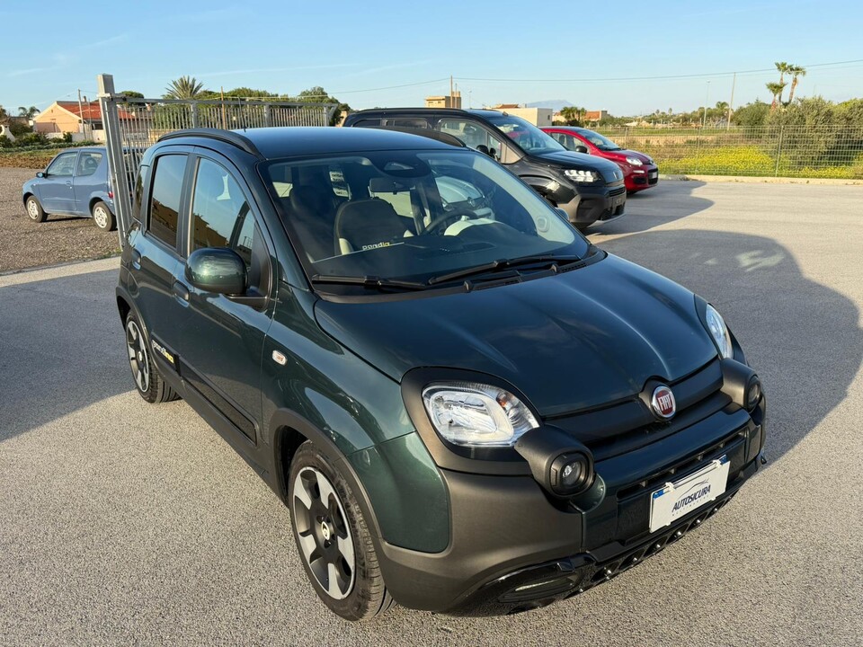 Fiat New Panda PANDINA 1.0 HYBRID S&S 70 CV CROSS MY25 Elettrica / Benzina