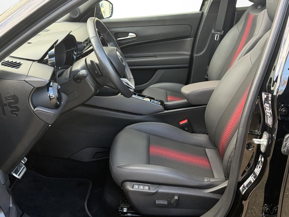 Alfa Romeo Junior 1.2 HYBRID 136 CV EDCT6 SPECIALE MY25 + TETTO Elettrica / Benzina