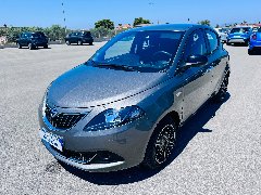 Lancia Ypsilon 1.0 FIREFLY 70 CV HYBRID GOLD Elettrica / Benzina