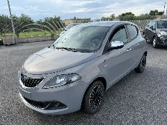 Lancia Ypsilon 1.0 FIREFLY 70 CV HYBRID ALBERTA FERRETTI MY24 KM0 Elettrica / Benzina