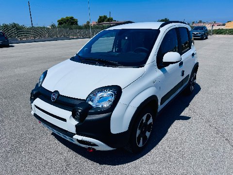 Fiat New Panda 1.0 FIREFLY HYBRID S&S 70 CV CROSS KM0 MY24 Elettrica / Benzina