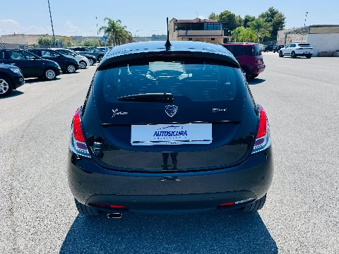 Lancia Ypsilon 1.0 FIREFLY 70 CV HYBRID GOLD Elettrica / Benzina