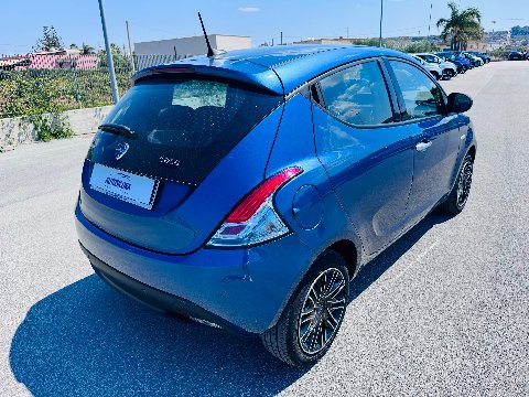 Lancia Ypsilon 1.0 FIREFLY 70 CV HYBRID GOLD Elettrica / Benzina