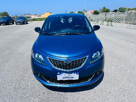 Lancia Ypsilon 1.0 FIREFLY 70 CV HYBRID GOLD Elettrica / Benzina