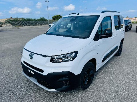 Fiat Doblo S2 COMBI 1.5 BlueHdi 130cv MT6  KM0 MY24 Diesel