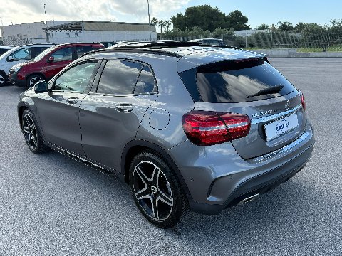 Mercedes-Benz GLA 200 d 136 CV AUTOMATIC PREMIUM AMG + TETTO Diesel