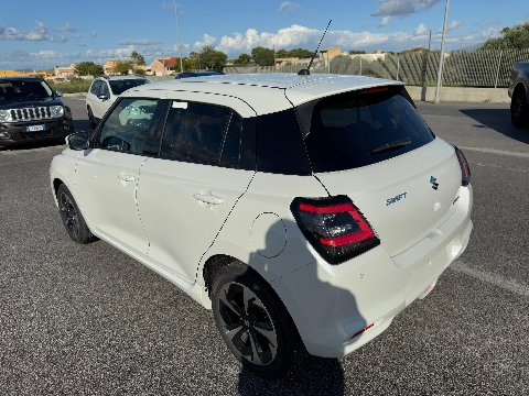 Suzuki Swift 1.2 HYBRID 84 CV TOP Elettrica / Benzina