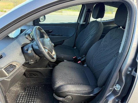 Lancia Ypsilon 1.0 FIREFLY 70 CV HYBRID GOLD Elettrica / Benzina