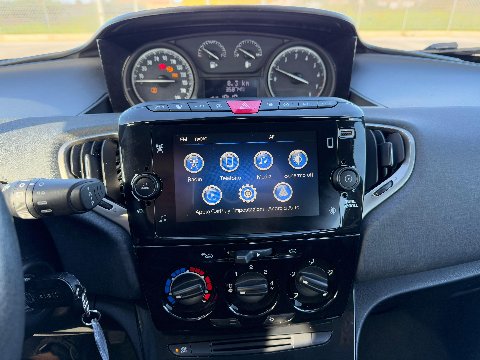 Lancia Ypsilon 1.0 FIREFLY 70 CV HYBRID GOLD Elettrica / Benzina