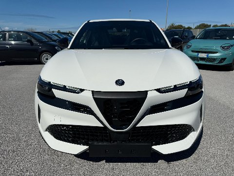 Alfa Romeo Junior 1.2 HYBRID 136 CV EDCT6 SPECIALE MY25 Elettrica / Benzina