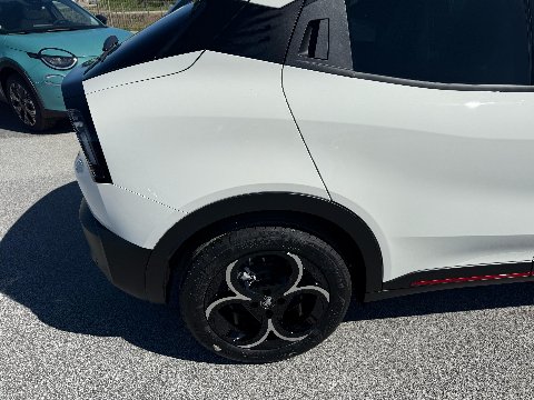 Alfa Romeo Junior 1.2 HYBRID 136 CV EDCT6 SPECIALE MY25 Elettrica / Benzina