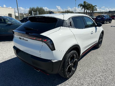 Alfa Romeo Junior 1.2 HYBRID 136 CV EDCT6 SPECIALE MY25 Elettrica / Benzina