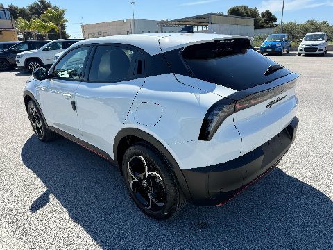Alfa Romeo Junior 1.2 HYBRID 136 CV EDCT6 SPECIALE MY25 Elettrica / Benzina