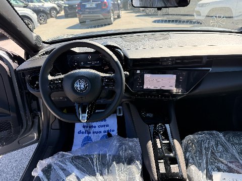 Alfa Romeo Junior 1.2 HYBRID 136 CV EDCT6 SPECIALE MY25 Elettrica / Benzina